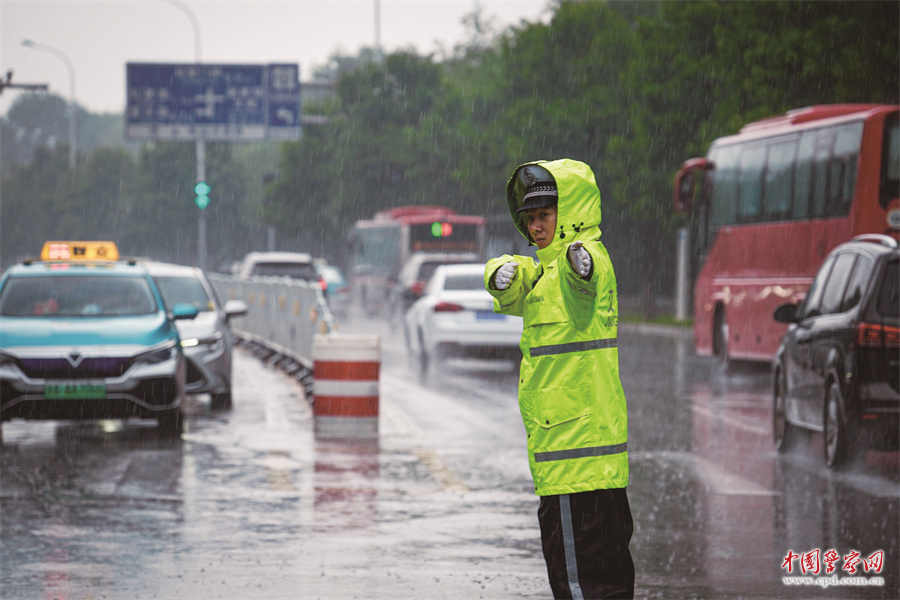 PG PG电子 APP天津：保障雨天道路